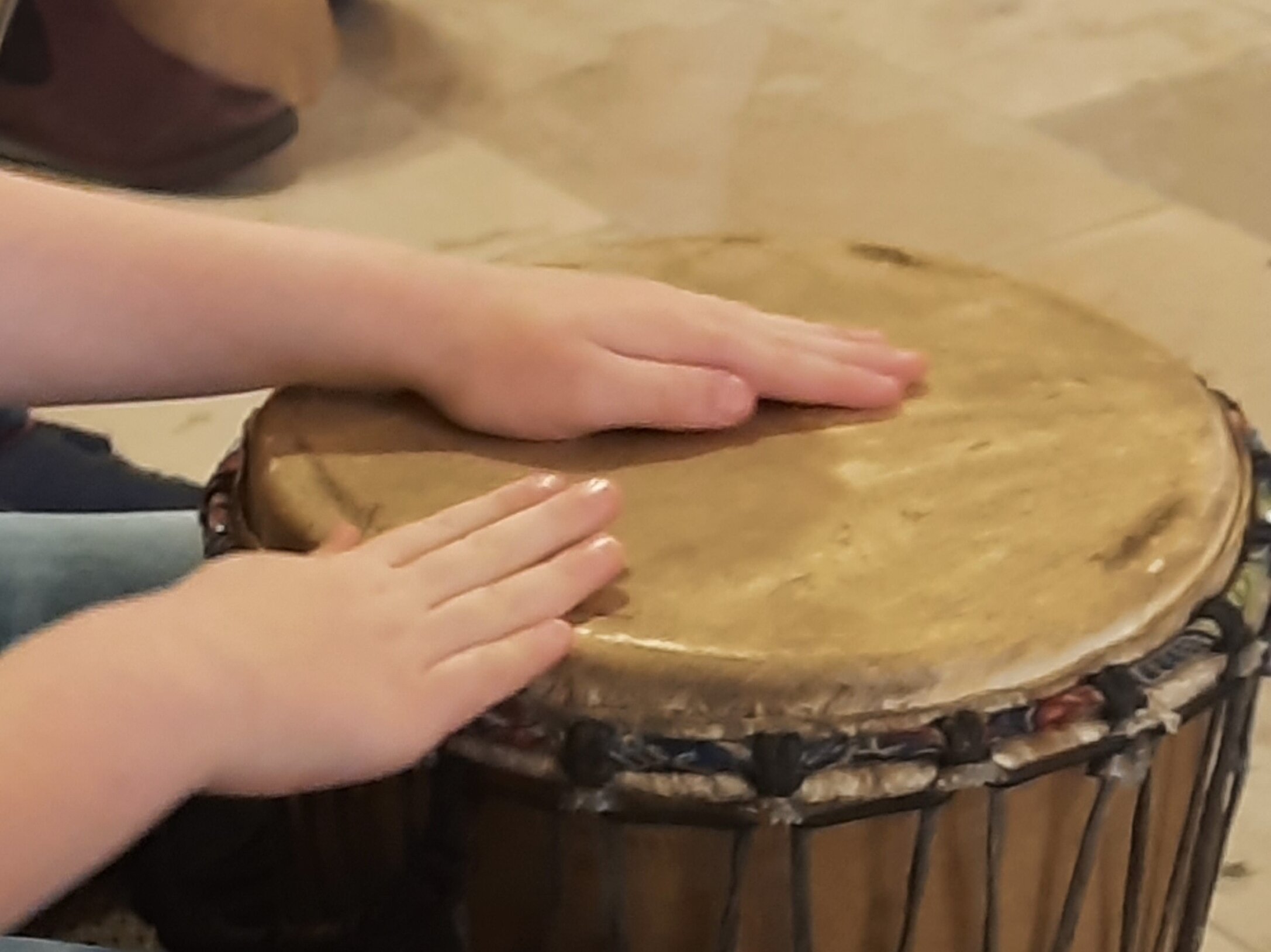 Foto: trommelnde Hände