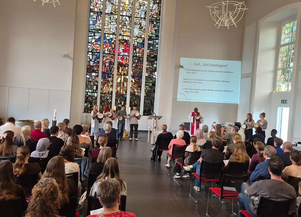 Foto: Gottesdienst mit Pfr. Boango