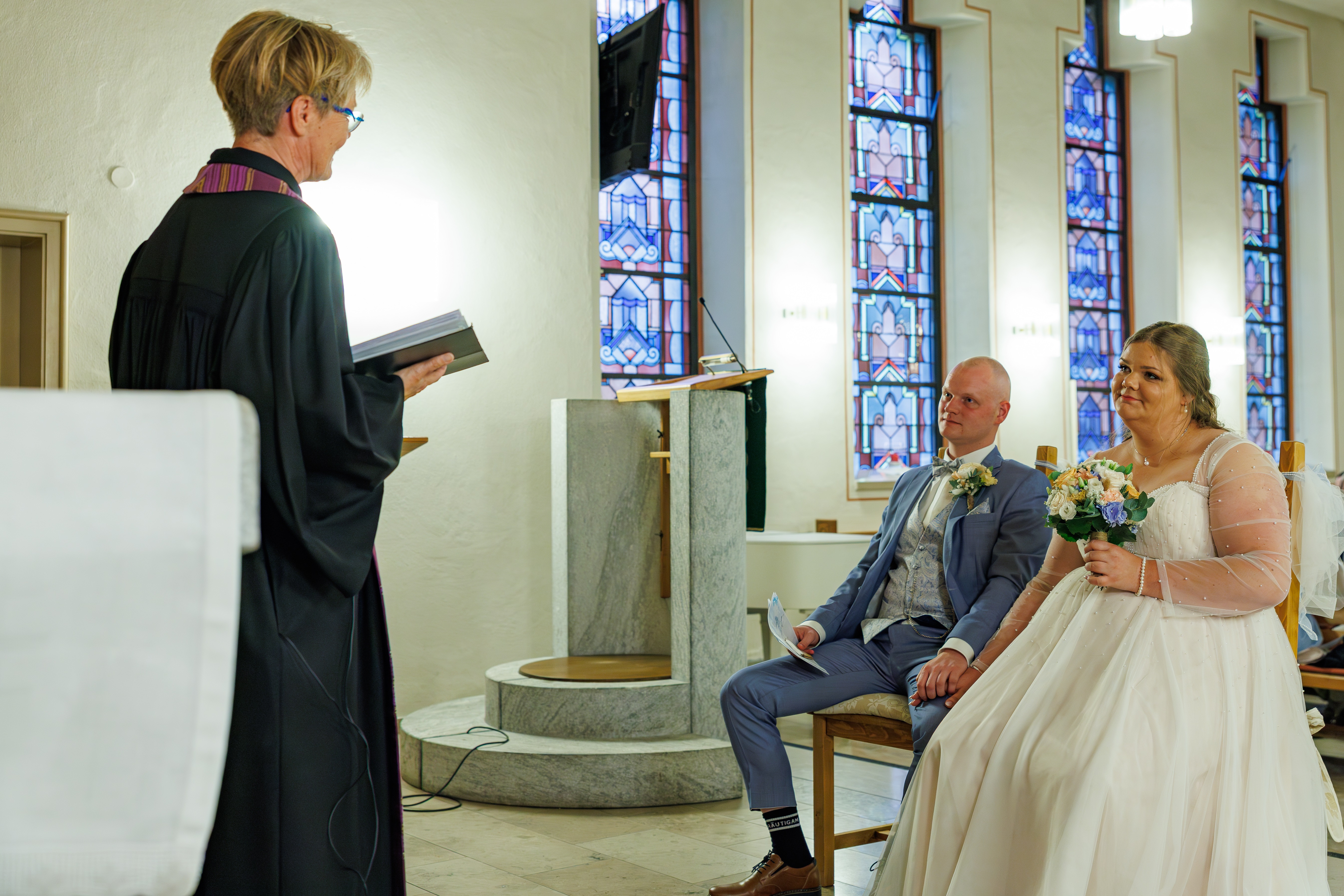 Foto: Hochzeitspaar während der Trauung