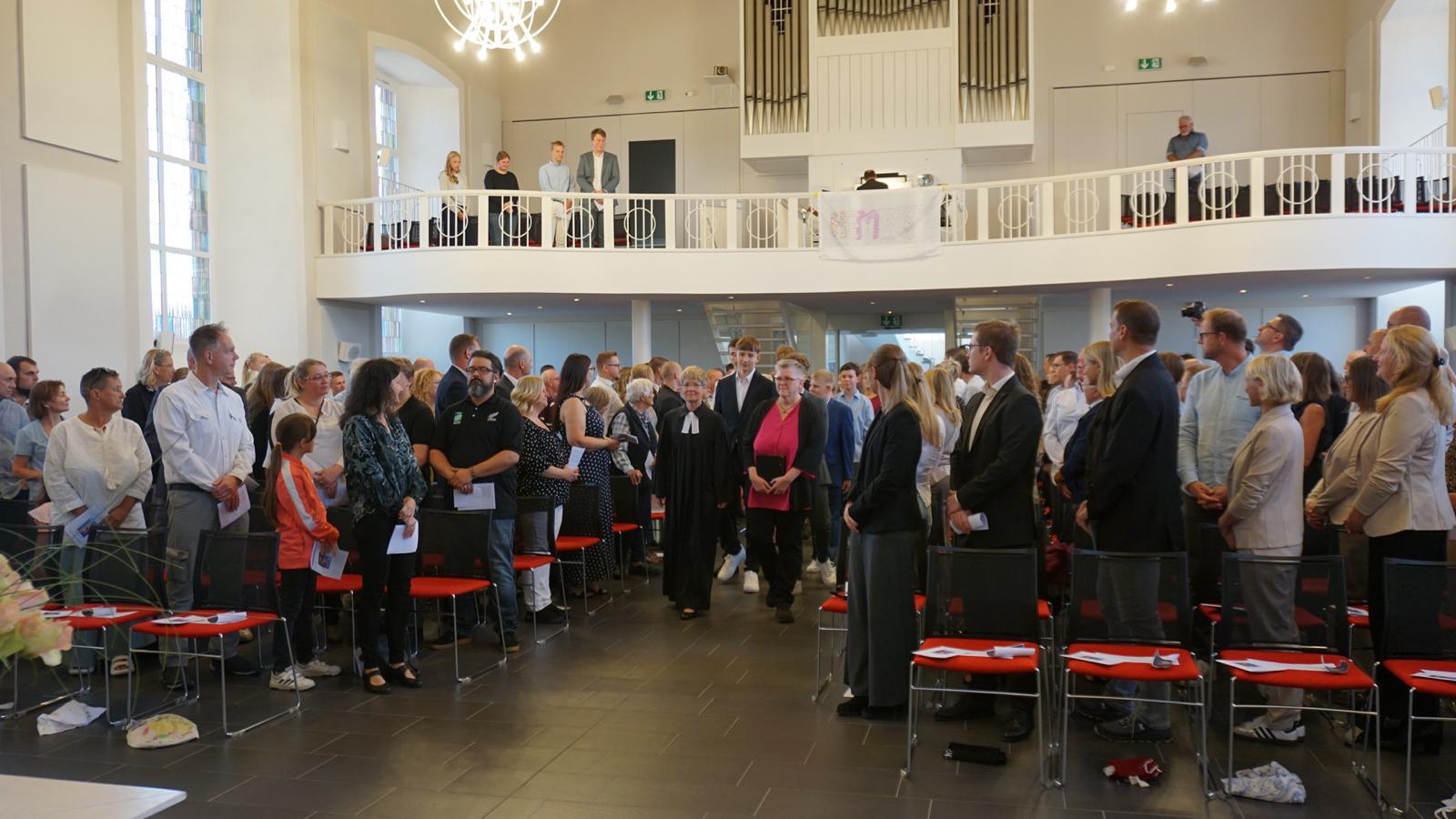 Foto: Einzug Konfirmand*innen