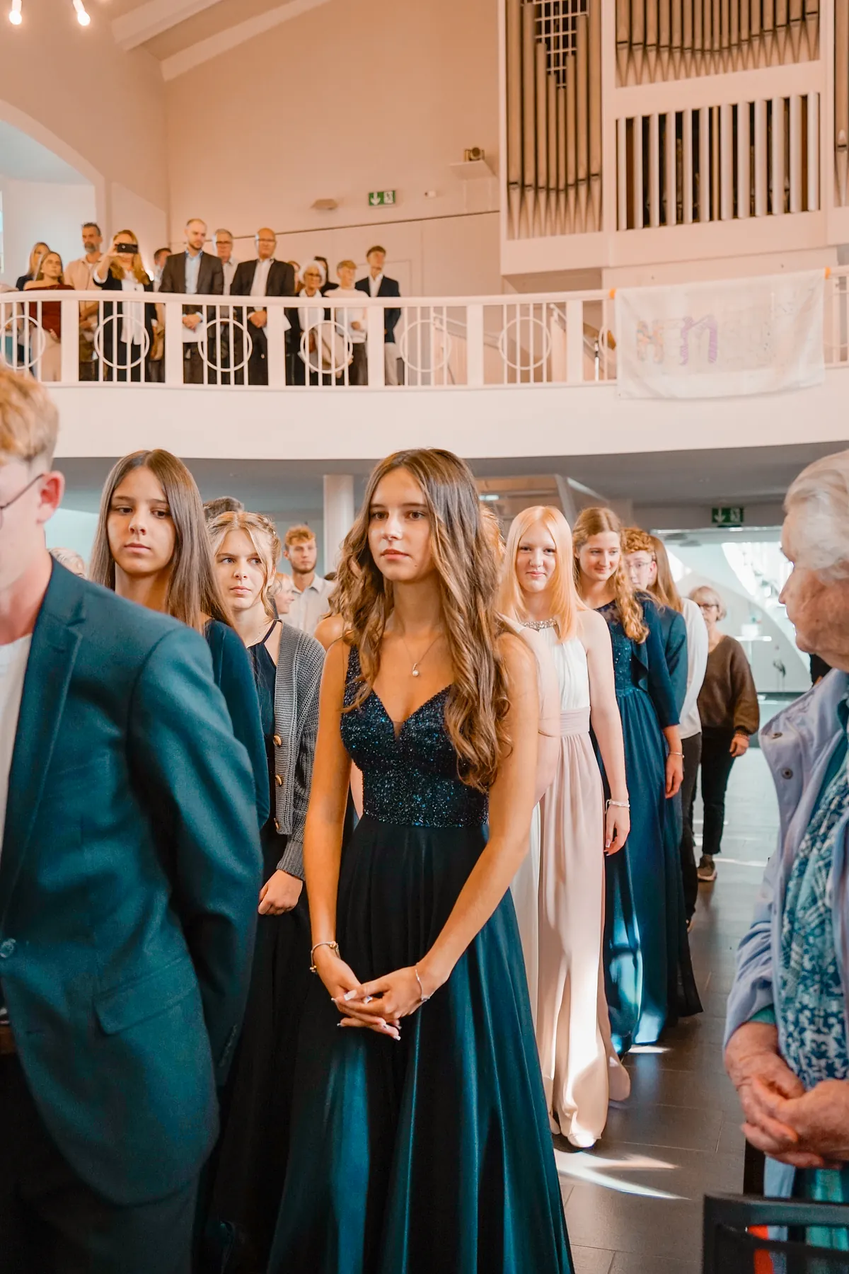 Foto: Einzug der Konfirmand*innen